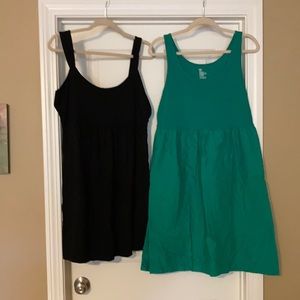 Lot of 2 Sleeveless Maternity Dresses (Old Navy & Gap) both size Large.